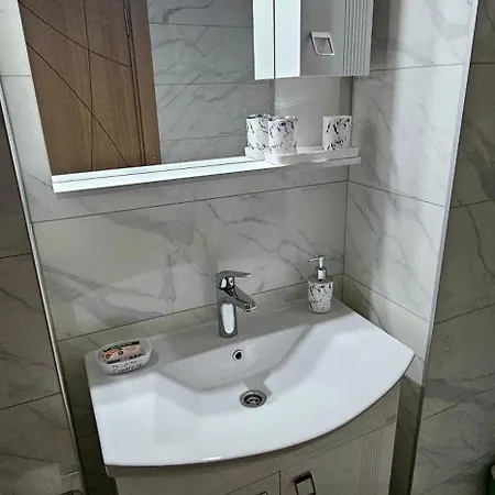 Διαμέρισμα With Pyramid View & Free Parking *