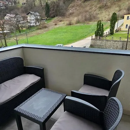 With Pyramid View & Free Parking